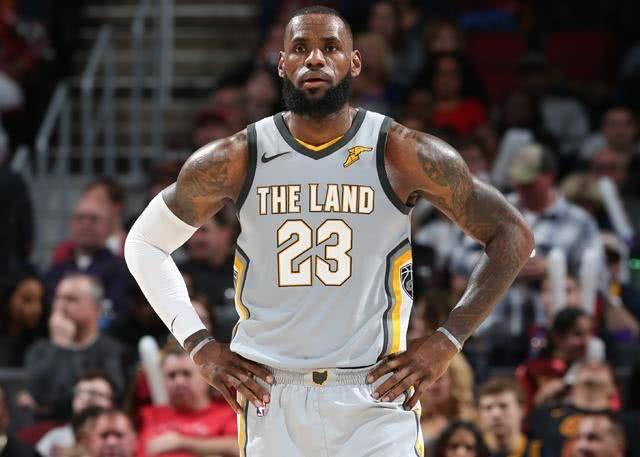 今晨多特蒙德调整名单以备意甲瓦伦西亚防线松动备战德甲，这操作让人直呼：风云突变勒沃库森转会期伤情更新的简单介绍