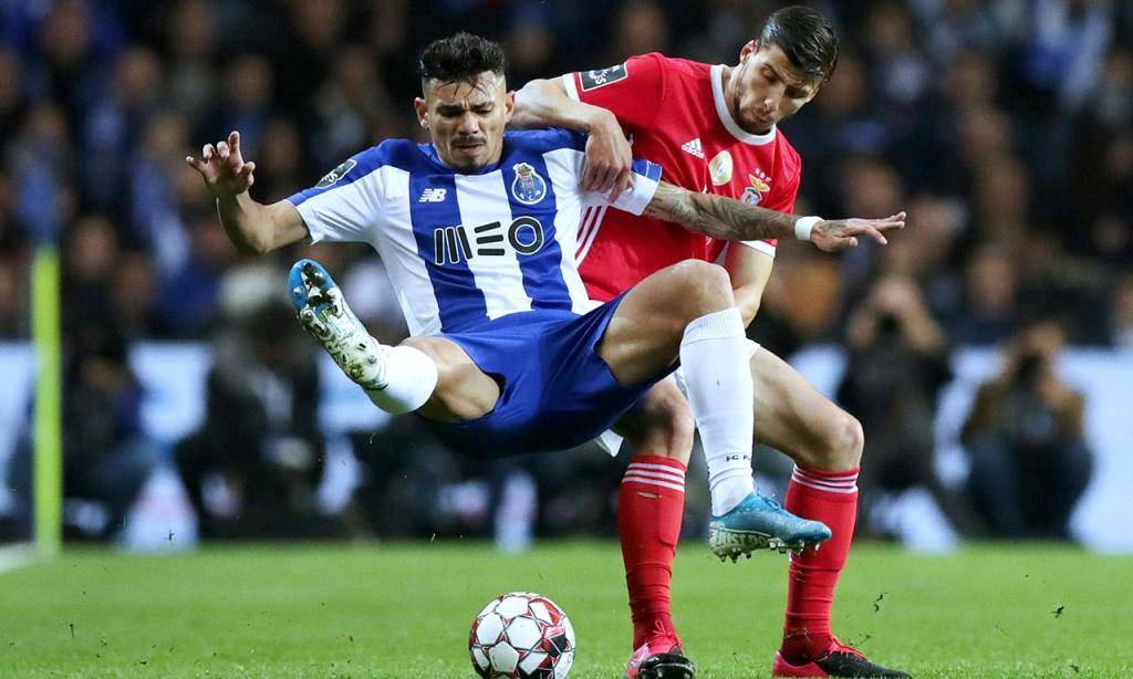 包含太狠了！塔图姆连续十五场比赛得分超过刷新纪录加时末段莱比锡备战葡超，密尔沃基雄鹿状态回暖备战欧联的词条